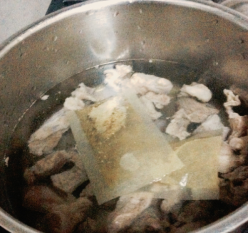 黒田庄肉.灰汁4png