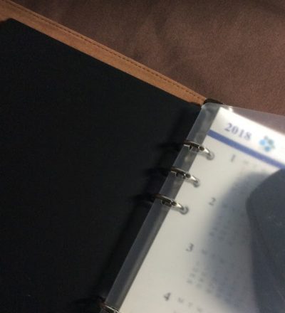 ガイドプロテクター（リフター）の厚みと素材感のアップ写真