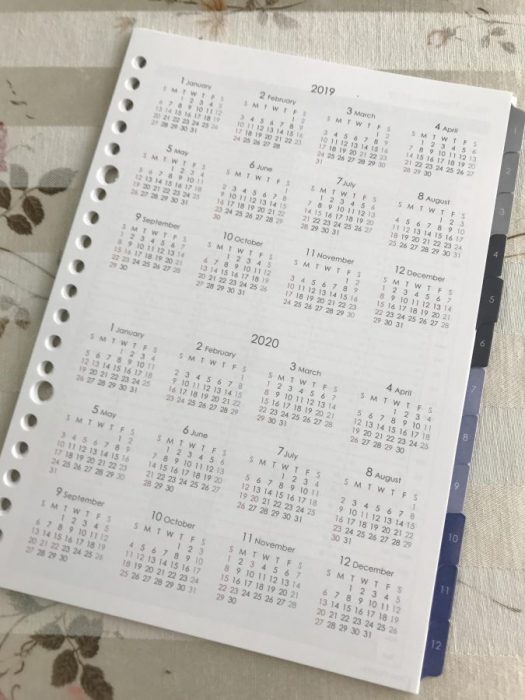 A5システム手帳リフィルのパッケージ表面