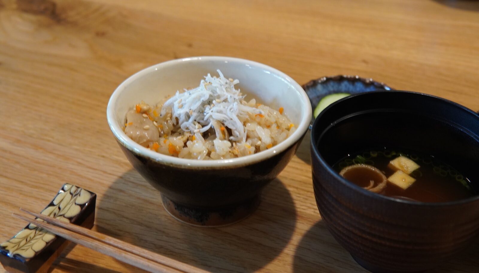 炊き込みご飯と香の物