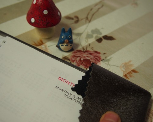 角を三角にカットする工程